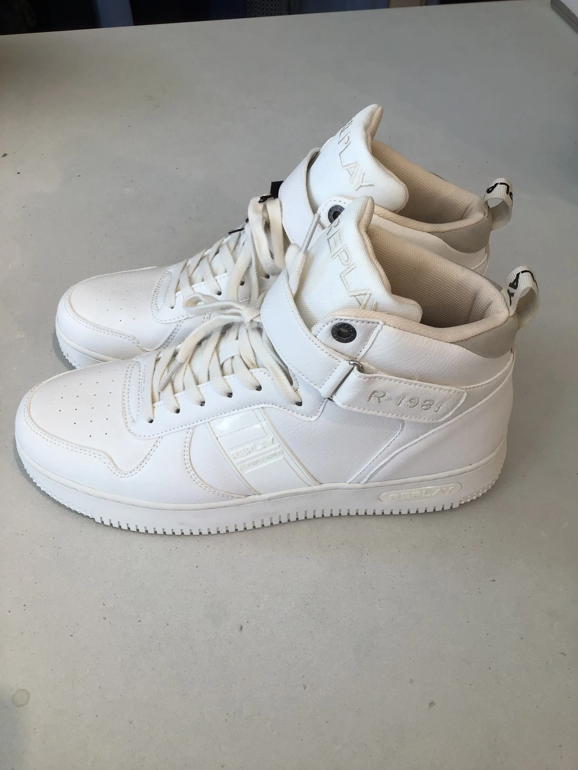 REPLAY Hi Top Sneakers Cream