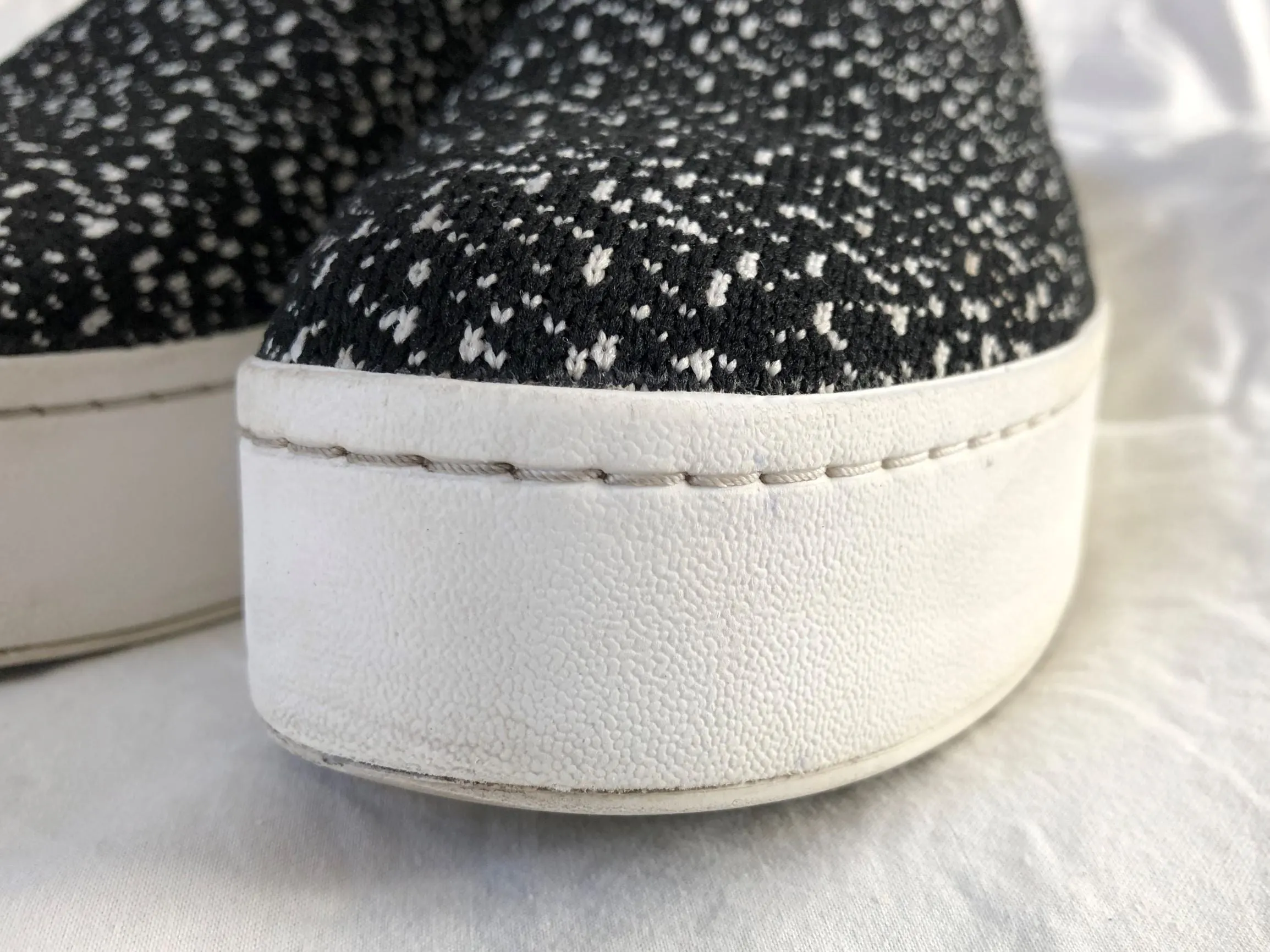 VINCE Size 7 Warren Black and White Sneakers - CLEARANCE